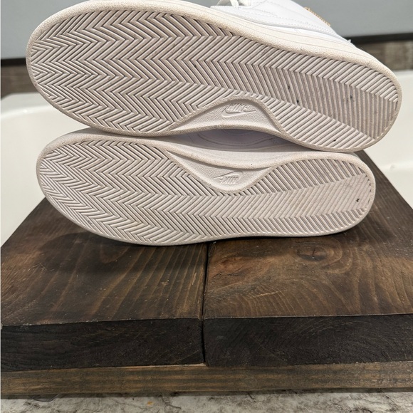 Nike Court Vision Women’s White Shoes - Picture 6 of 6